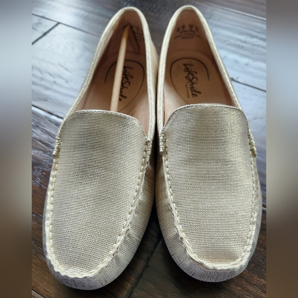 LifeStride Womens Traveler Platino Beige Loafers Size  11 W. New with box.